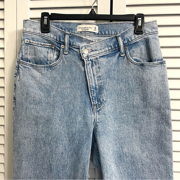 Abercrombie & Fitch 90s Straight Ultra High Rise Jeans Criss Cross Waist 10R/30 - Picture 2 of 12